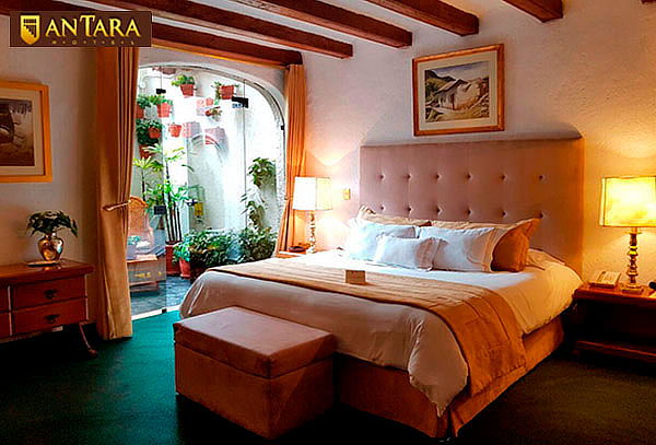 Escapada Romántica con Jacuzzi y Cena para 2