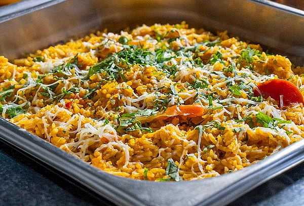 Almuerzo BUFFET: Makis, Comida Marina, Oriental y Más