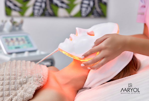 Tratamiento Antiedad Led + Limpieza Facial + Vitaminización