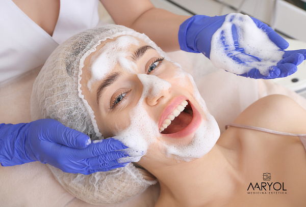 Tratamiento Antiedad Led + Limpieza Facial + Vitaminización