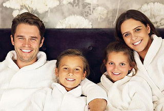 SPA en Familia: Mamá, Papá e Hija con Masajes y Más