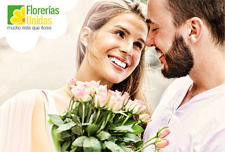 ¡Detalles que Enamoran! 12 o 24 Rosas en Florerías Unidas