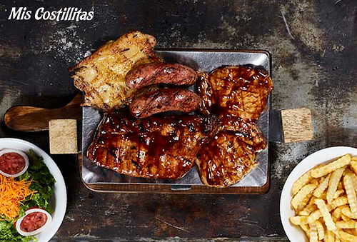 ¡En Pareja! Parrilla Mis Costillitas + Botella de Vino