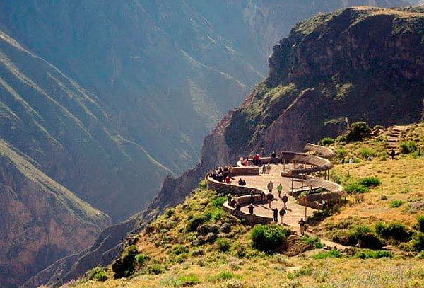 ¡3D/2N en Arequipa! Valle del Colca + Guiado + Hotel y Más 