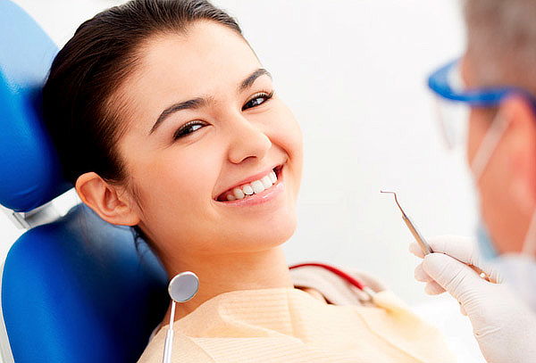 5 Curaciones con Resina 3M y Más en Clínica Dental Valery