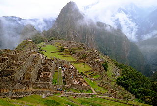 Machu Picchu Hospedaje 2D/1N + Almuerzo + Transporte 